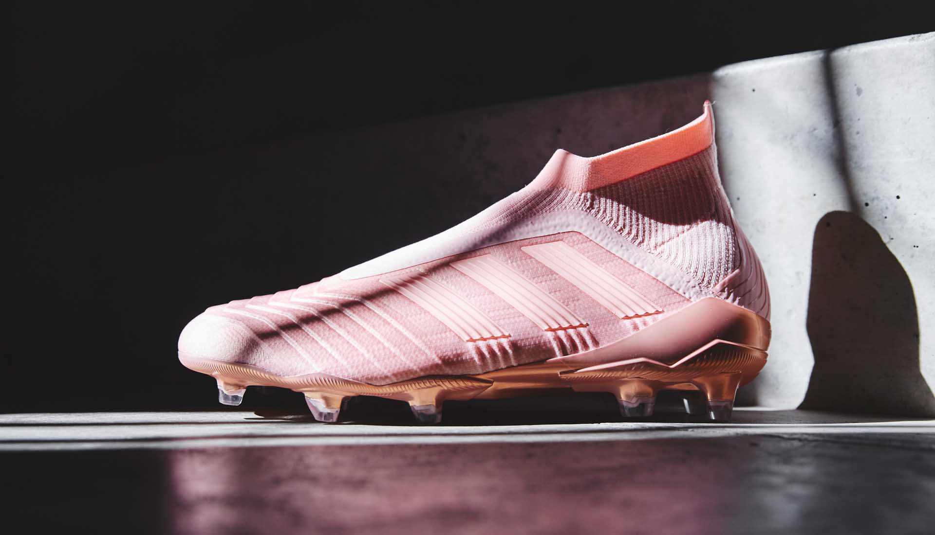 Adidas Predator 18+ FG không dây màu hồng phấn đẹp mắt