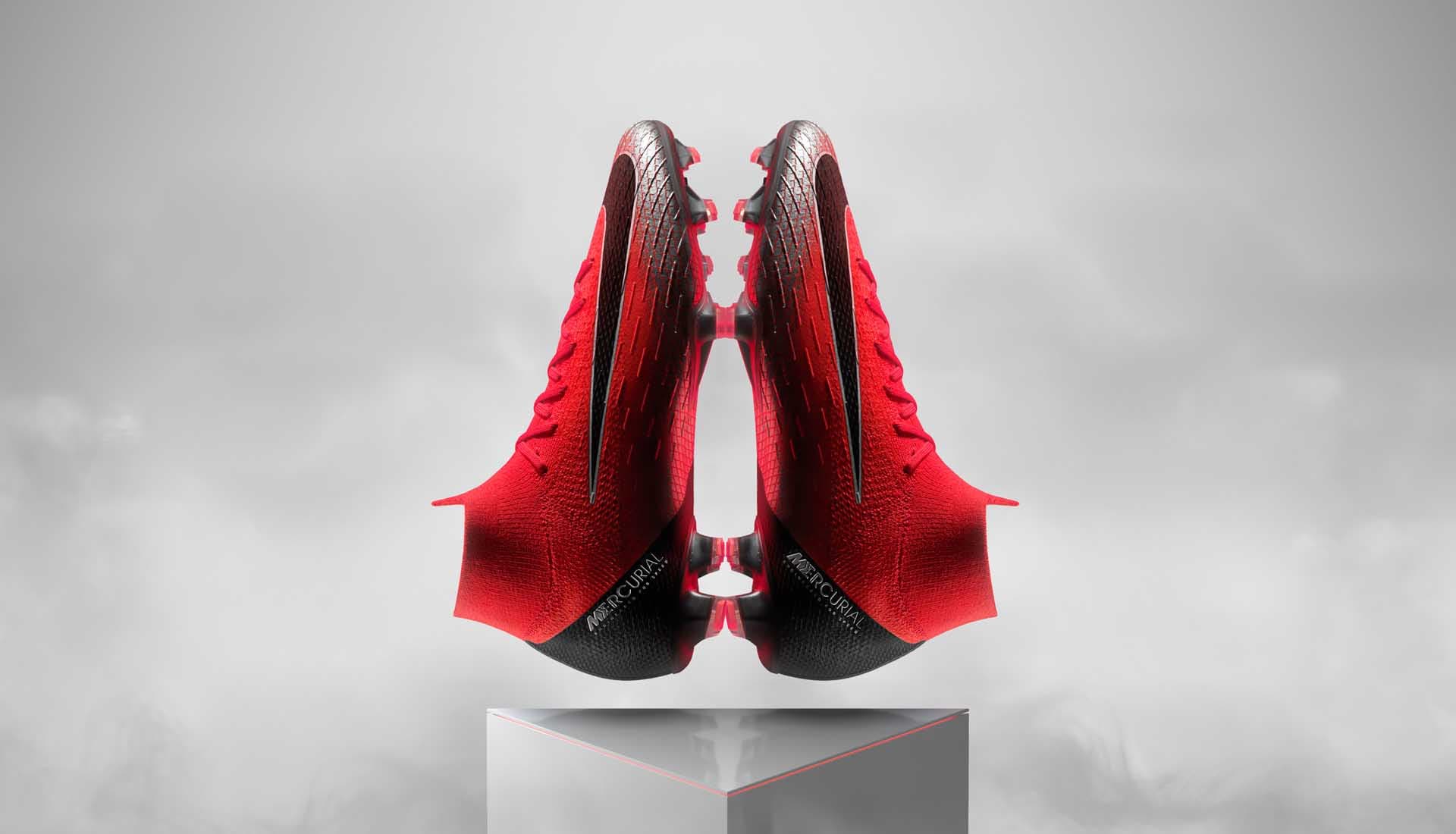 Giày Nike Mercurial CR7 Chapter 7 cực kỳ đẹp mắt với phối màu đỏ đen bạc