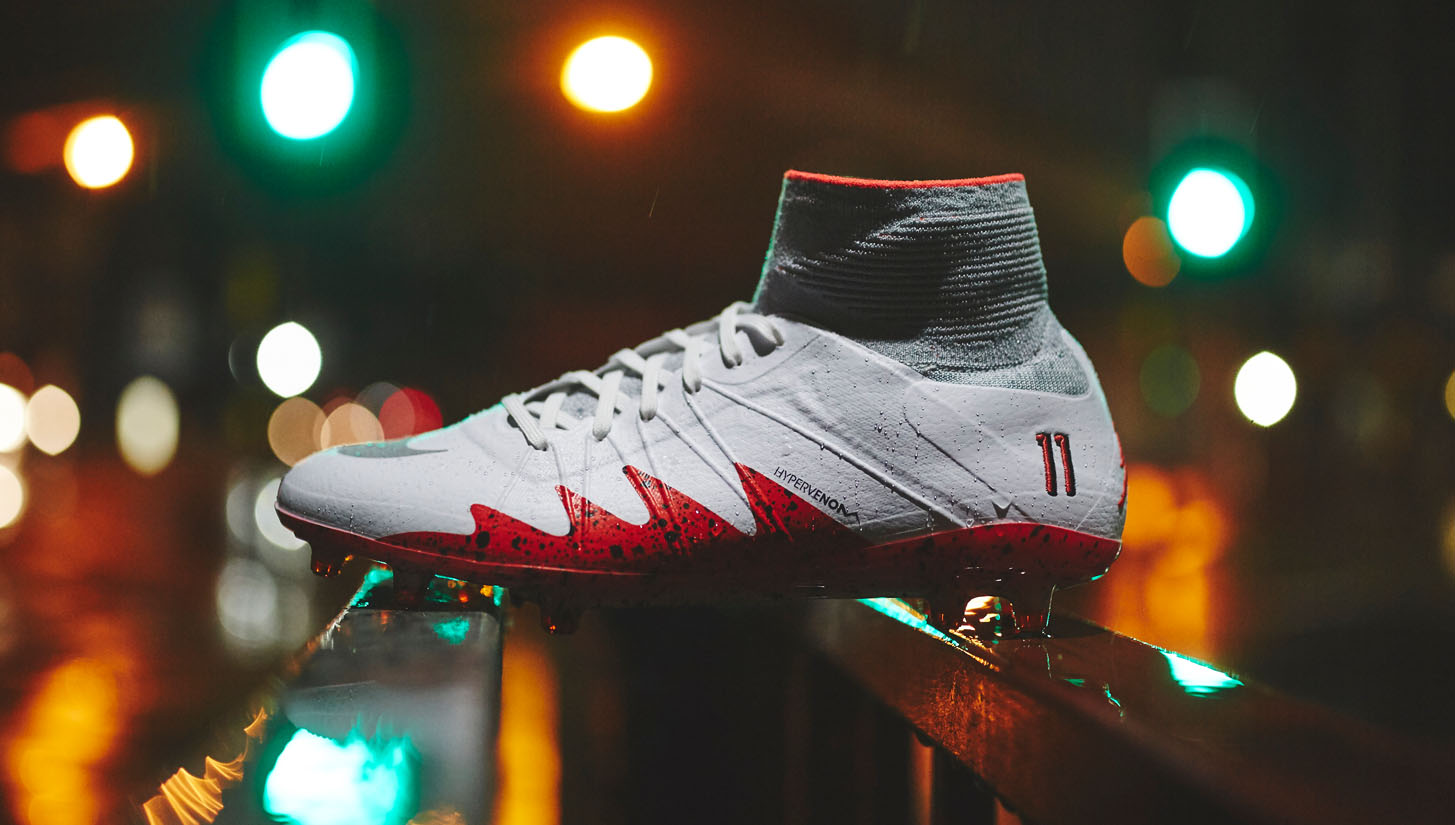 Nike thửa riêng giày bóng đá Nike Hypervenom 2 màu trắng đỏ đẹp mắt cho Neymar
