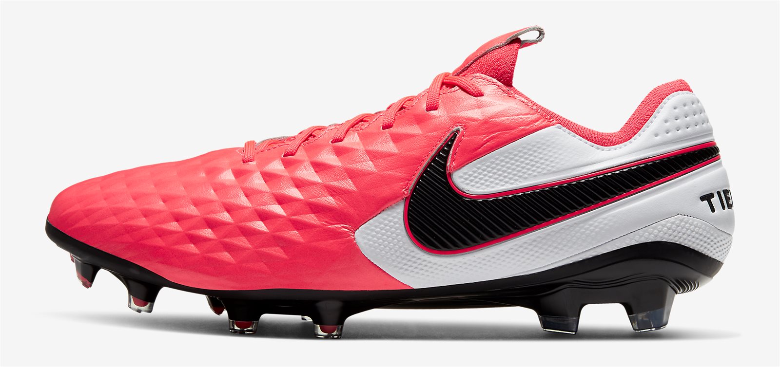 Dòng giày đá bóng da thật Nike Tiempo 8 được các cầu thủ sử dụng nhiều tại La Liga