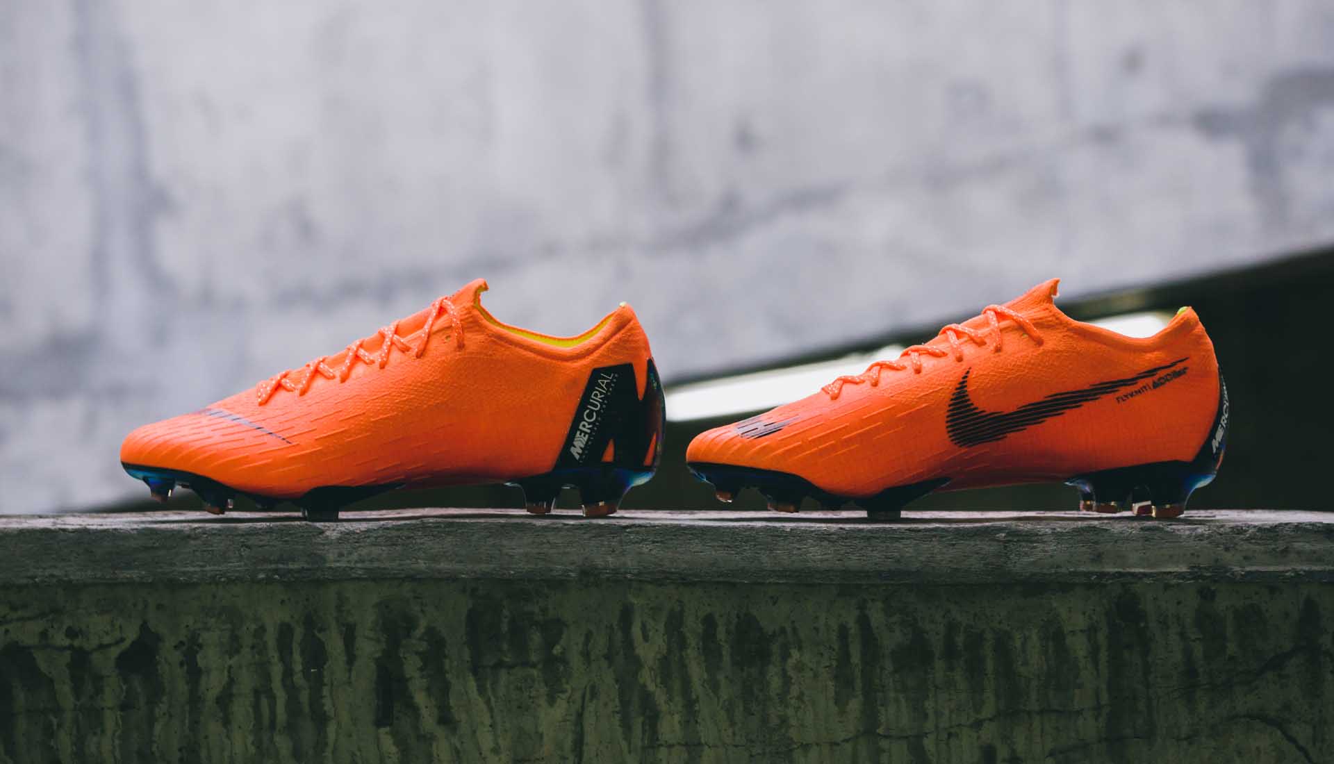 Vẻ đẹp của giày bóng đá chính hãng Nike Mercurial Vapor XII màu cam