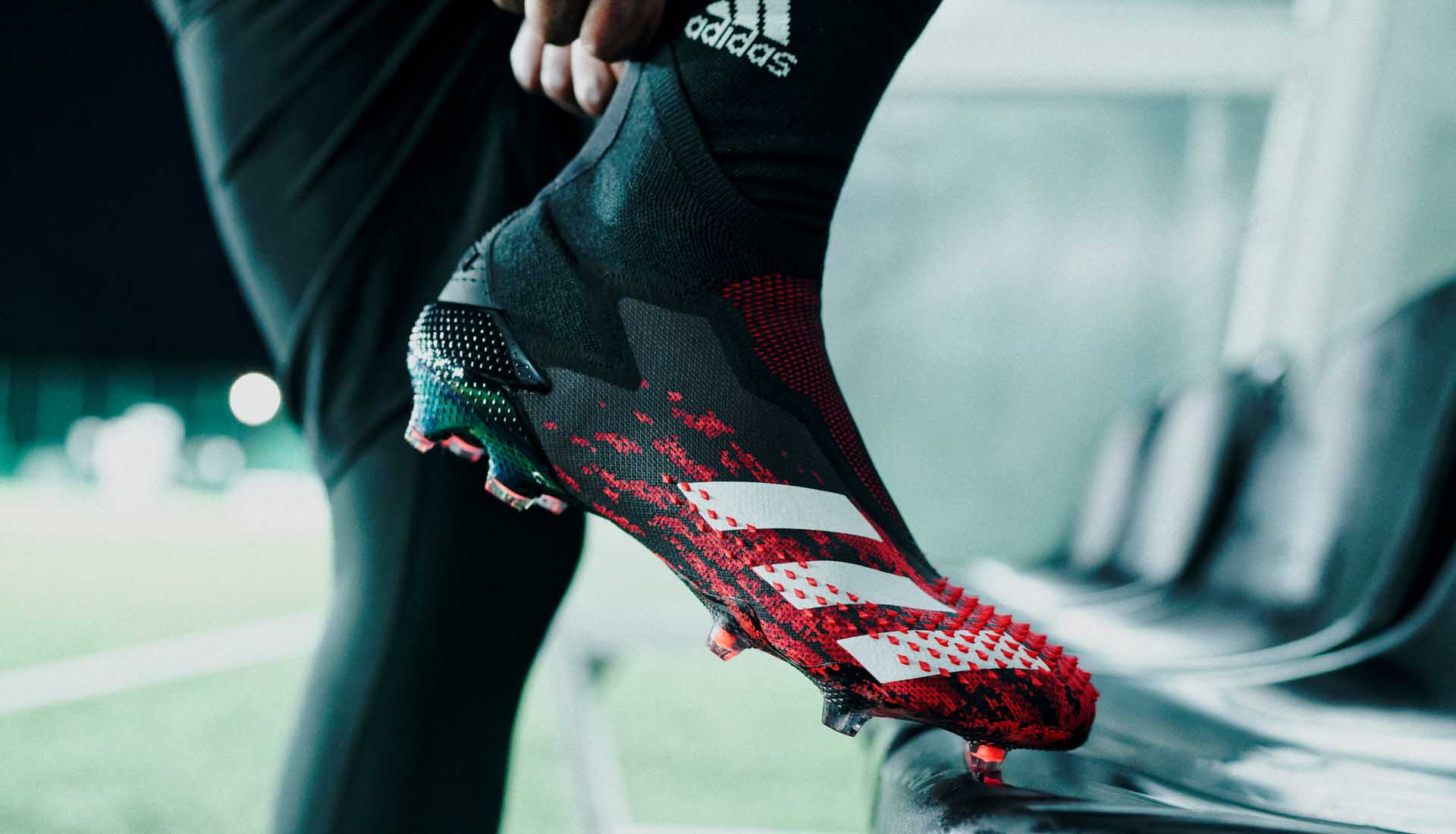 Lên chân giày bóng đá không dây Adidas Predator 20+ Mutator pack màu đen đỏ