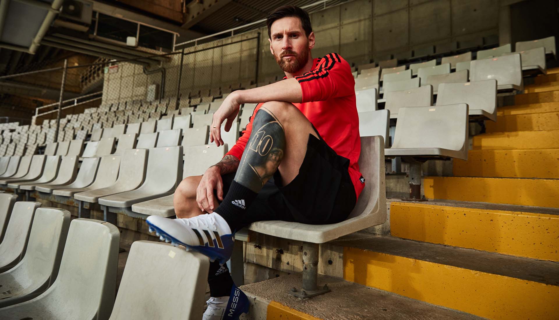 Dòng giày bóng đá Adidas Nemeziz là dòng giày Messi sử dụng để thi đấu chuyên nghiệp